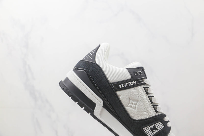 LOUIS VUITTON TRAINER LOW BLACK